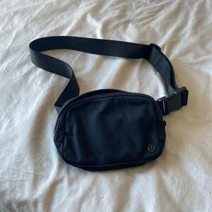 lululemon original belt bag